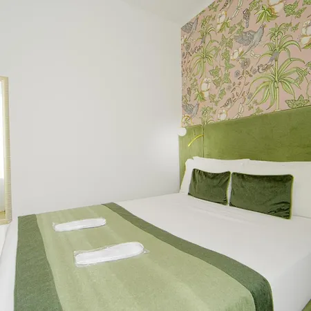 Home At Rome St. Peter Guest House